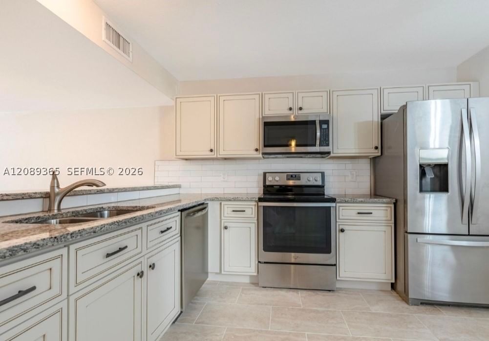 Real estate property located at 1393 124th Ave #1393, Broward, Pembroke Lakes Section Se, Pembroke Pines, FL