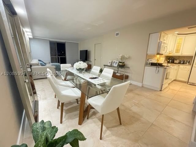 Real estate property located at 3625 Country Club Dr #704, Miami-dade, Aventura Eldorado Condo, Aventura, FL