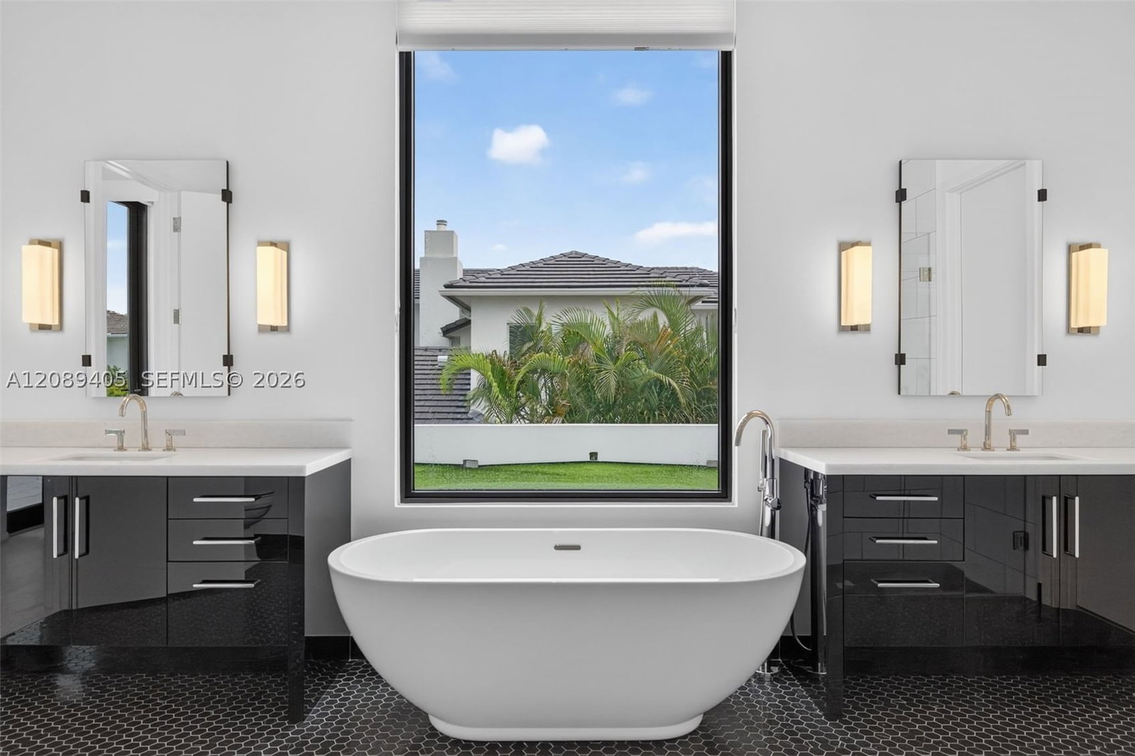 Real estate property located at 17531 Foxborough Ln, Palm Beach, St Andrews Country Club 2, Boca Raton, FL