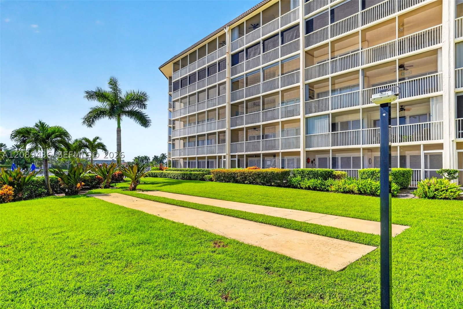 Real estate property located at 400 Federal Hwy #414, Broward, River House Towers Condo, Deerfield Beach, FL