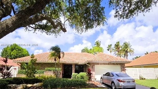 Real estate property located at 14481 Hickory Ct, Broward, Shenandoah Section Four, Davie, FL