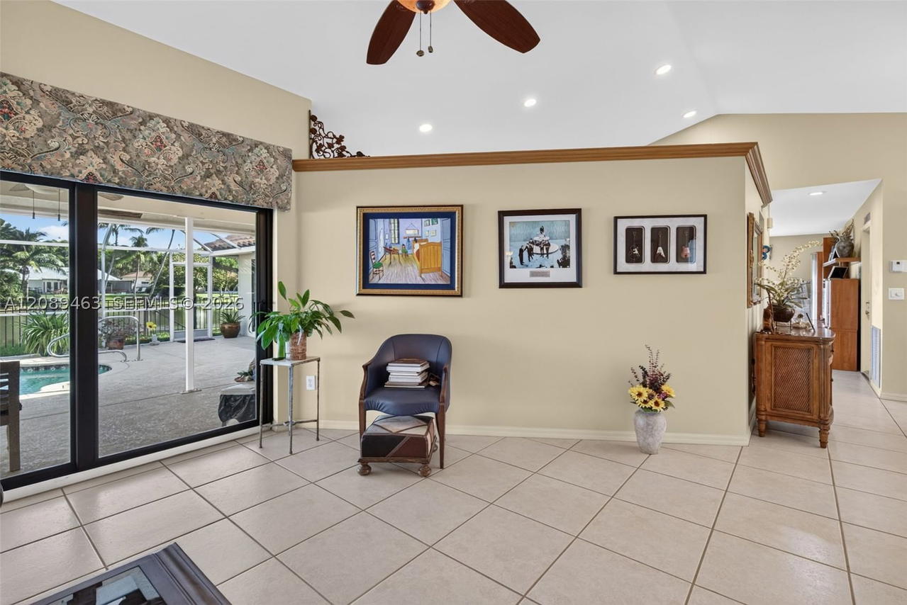 Real estate property located at 14481 Hickory Ct, Broward, Shenandoah Section Four, Davie, FL
