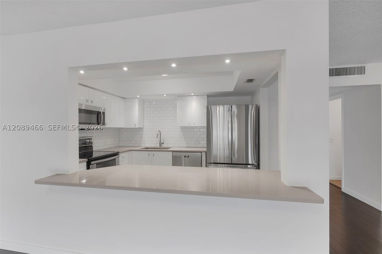 Real estate property located at 3050 48th Street #208, Broward, Windsor Condo, Fort Lauderdale, FL