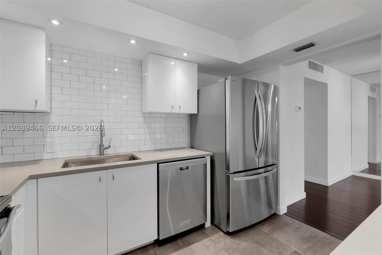 Real estate property located at 3050 48th Street #208, Broward, Windsor Condo, Fort Lauderdale, FL
