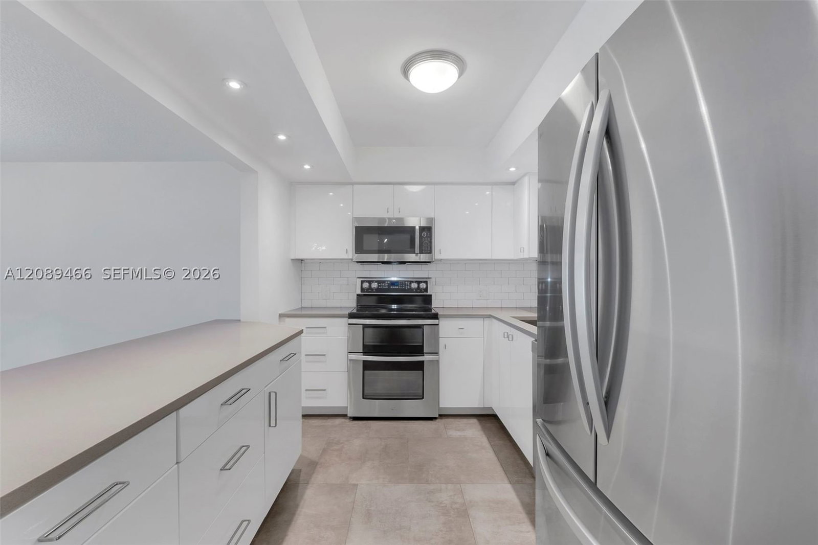 Real estate property located at 3050 48th Street #208, Broward, Windsor Condo, Fort Lauderdale, FL