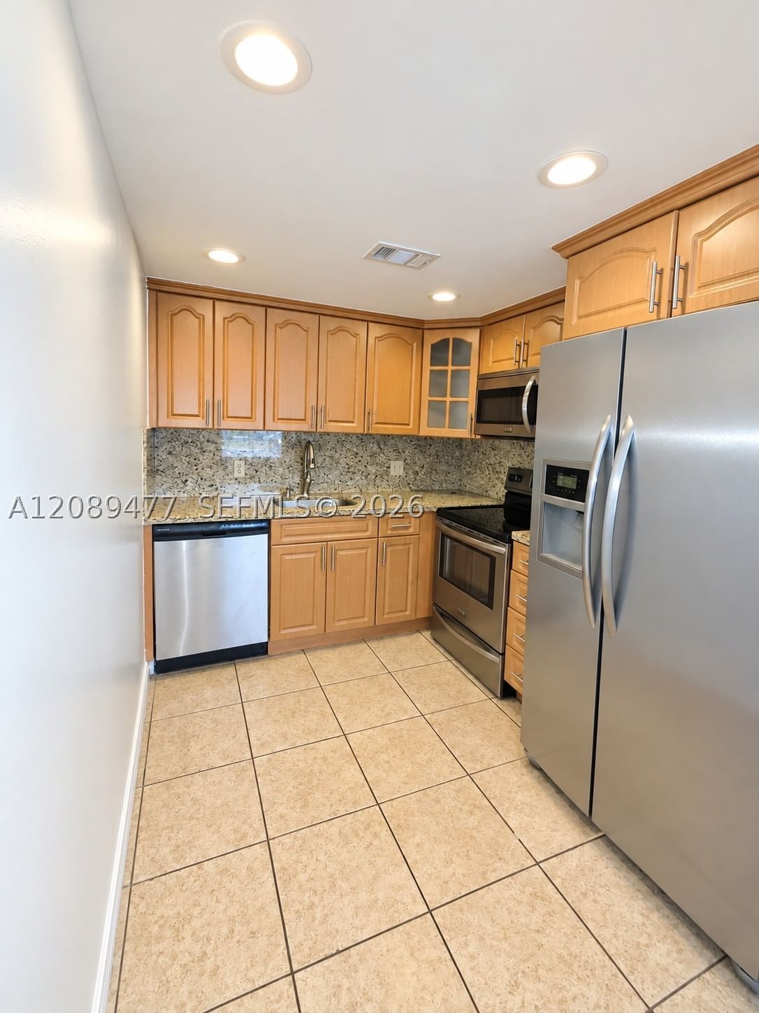 Real estate property located at 300 134th Way #105E, Broward, New Hampton At Century Vi, Pembroke Pines, FL