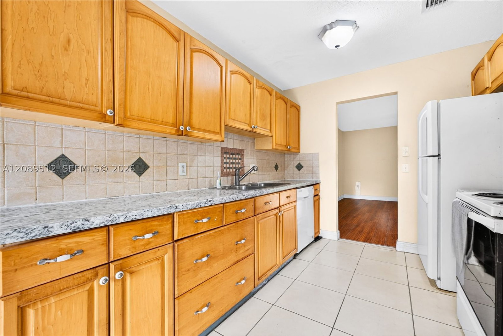 Real estate property located at 9014 45th Ct, Broward, Springtree Lakes, Sunrise, FL
