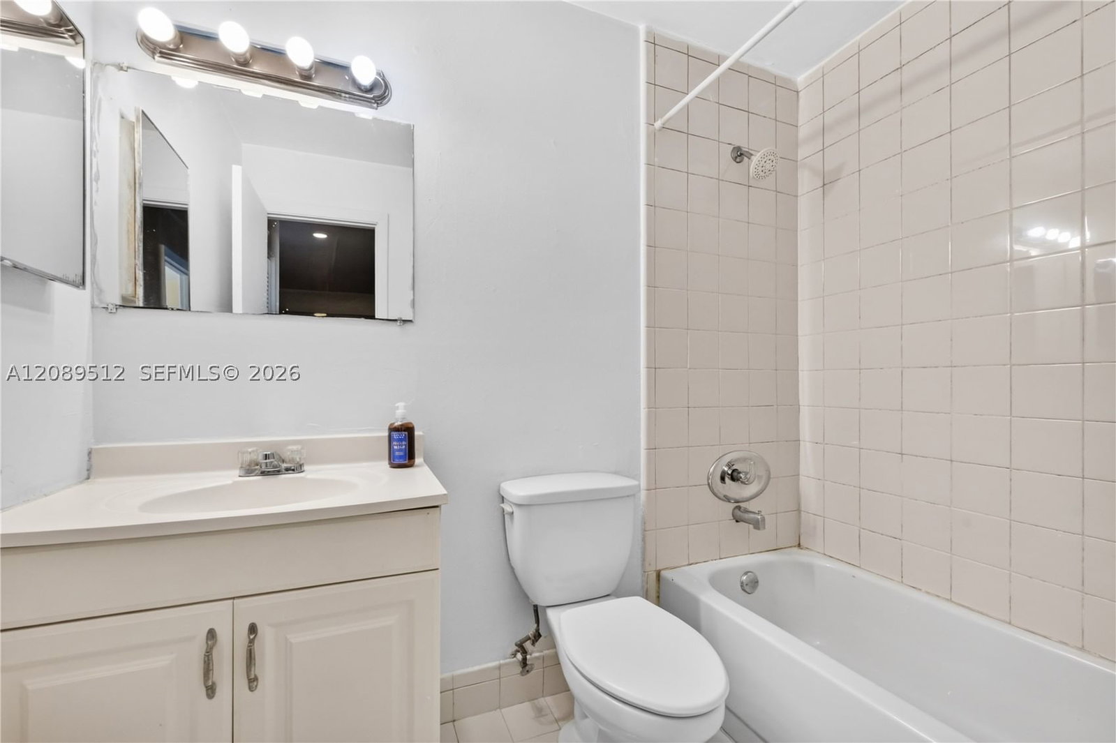 Real estate property located at 9014 45th Ct, Broward, Springtree Lakes, Sunrise, FL