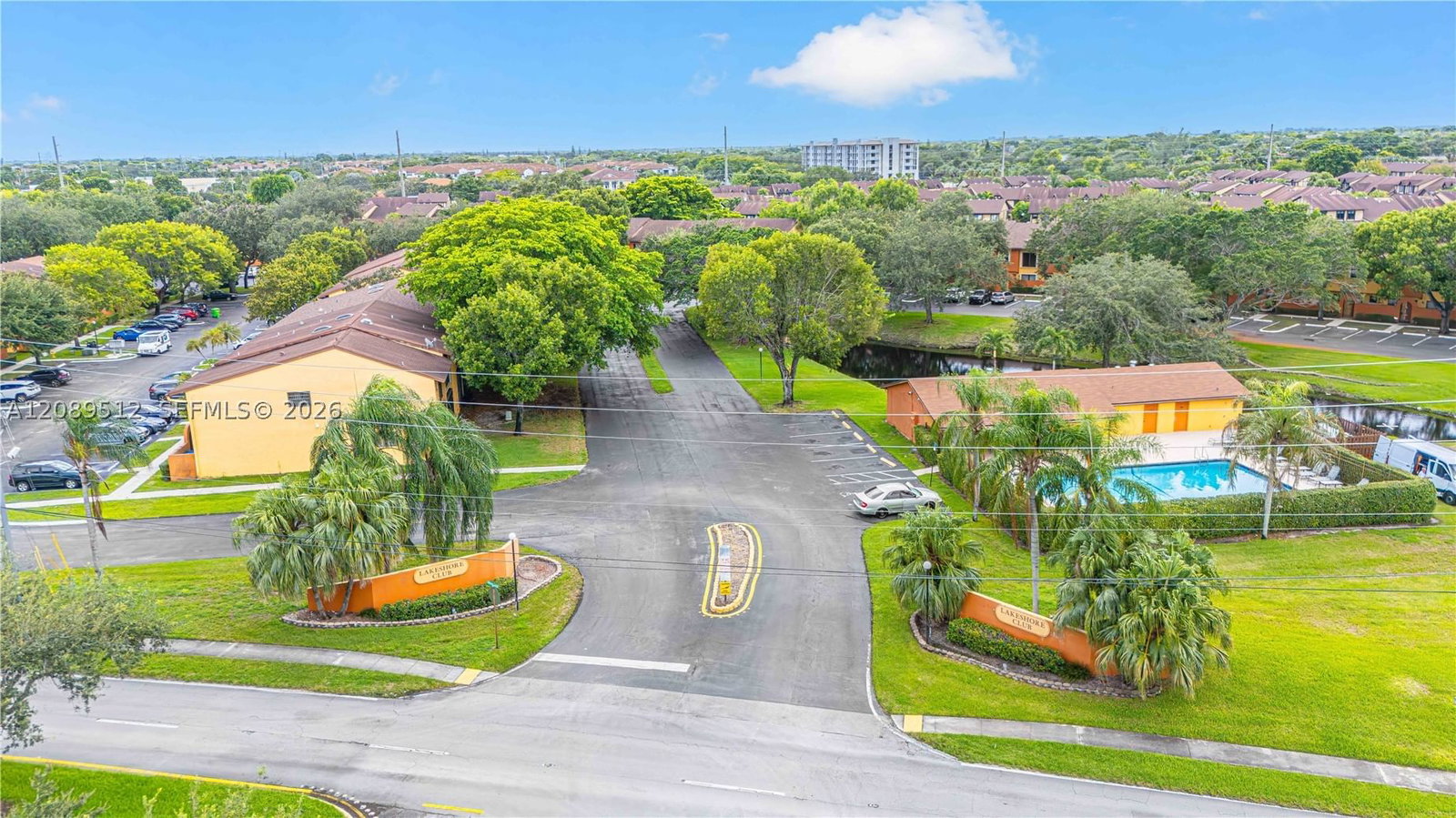 Real estate property located at 9014 45th Ct, Broward, Springtree Lakes, Sunrise, FL