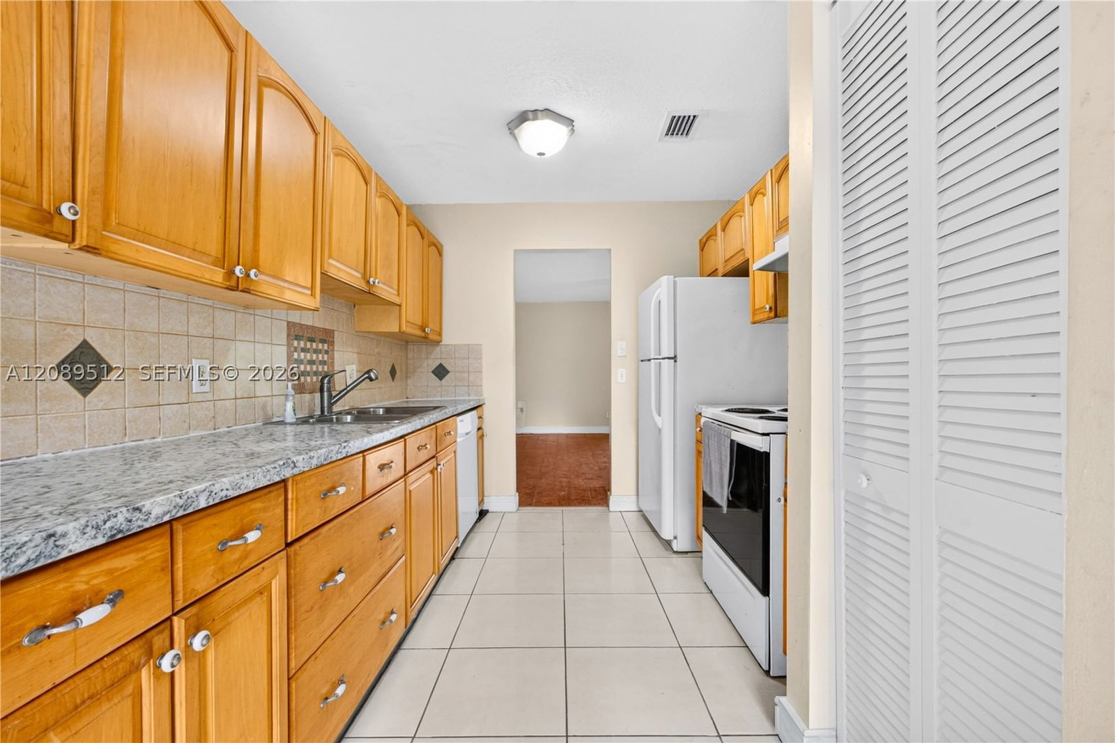 Real estate property located at 9014 45th Ct, Broward, Springtree Lakes, Sunrise, FL