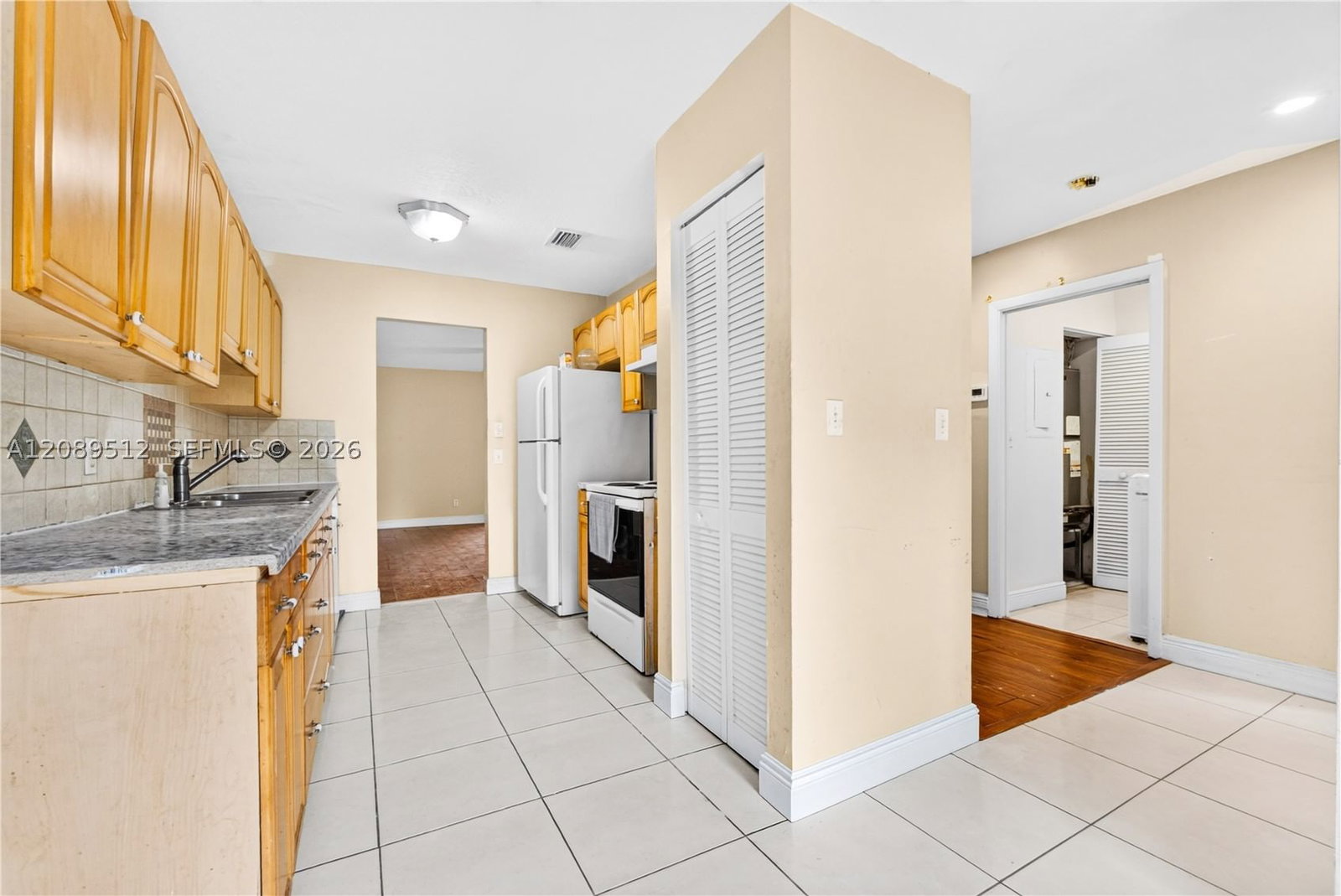 Real estate property located at 9014 45th Ct, Broward, Springtree Lakes, Sunrise, FL
