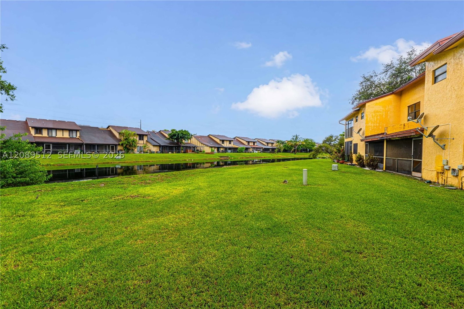 Real estate property located at 9014 45th Ct, Broward, Springtree Lakes, Sunrise, FL