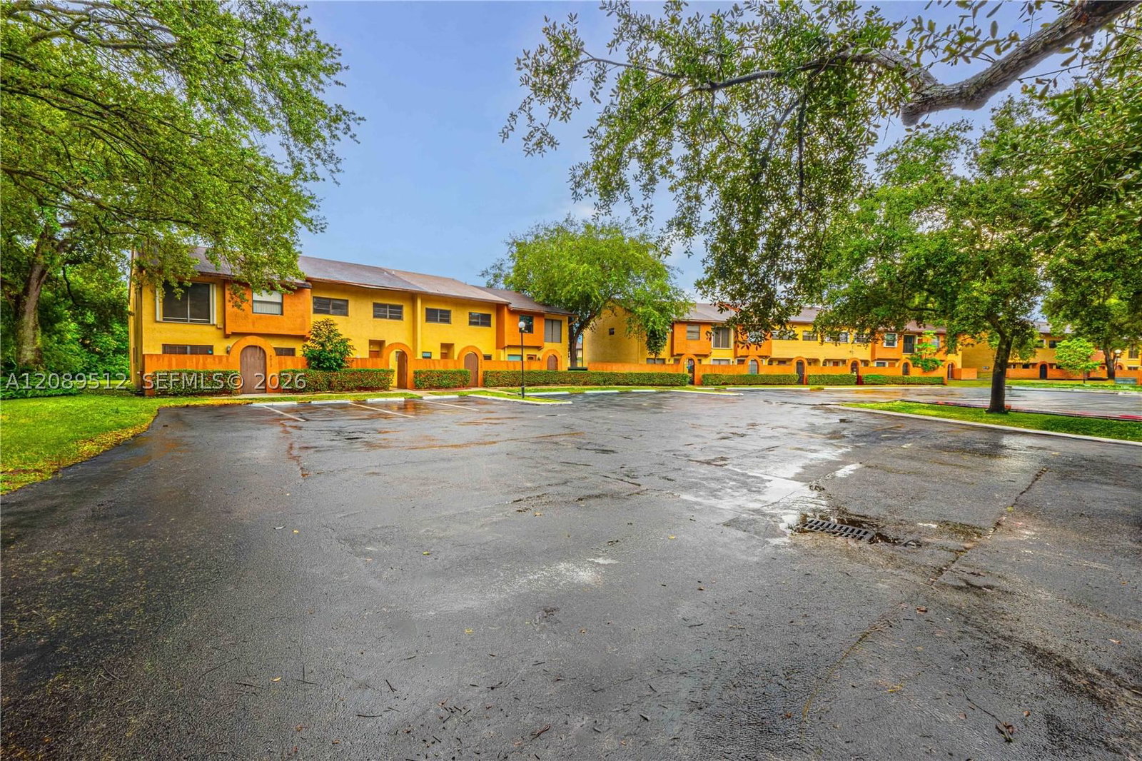 Real estate property located at 9014 45th Ct, Broward, Springtree Lakes, Sunrise, FL