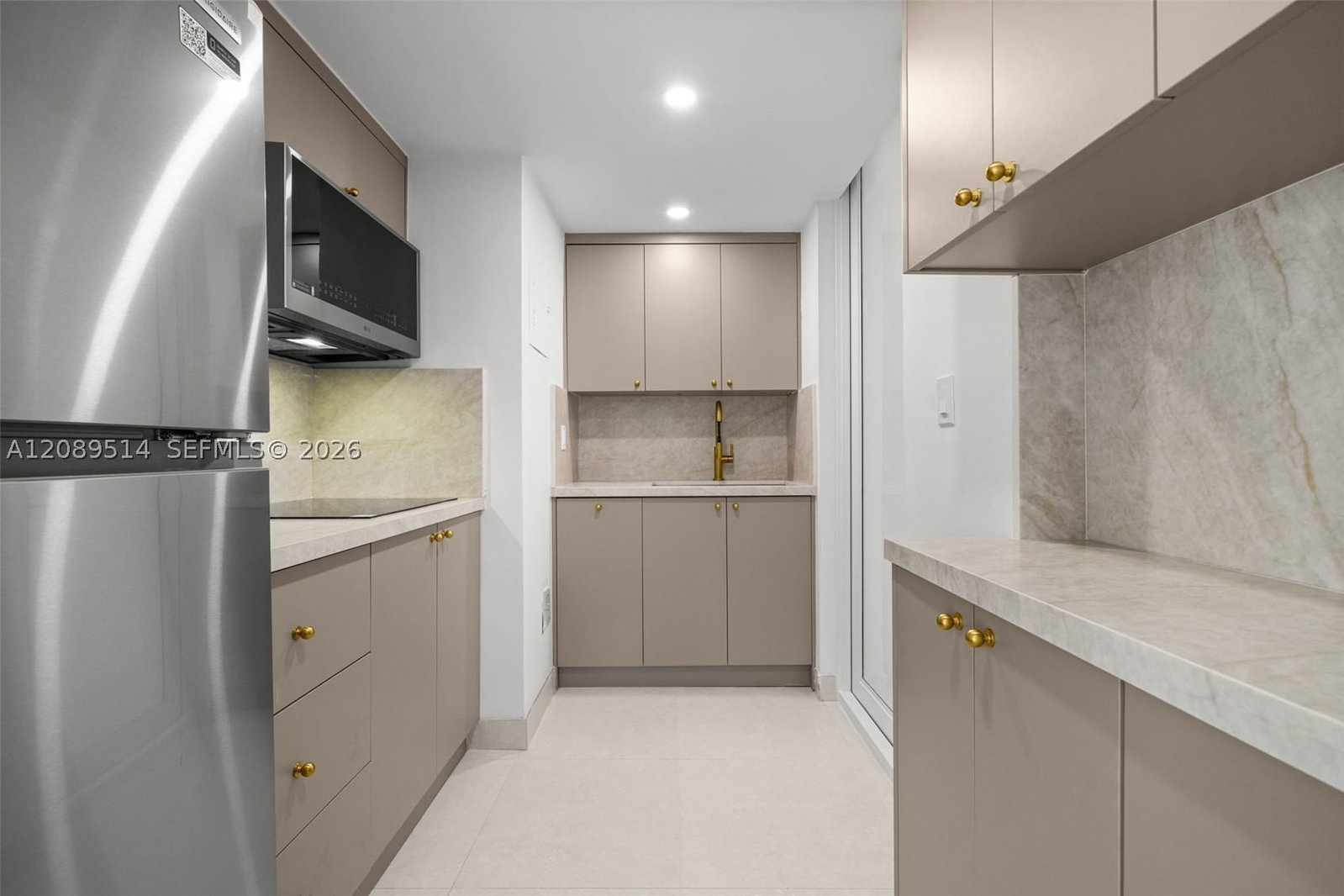 Real estate property located at 335 Collins Ave #407, Miami-dade, Collins View Condo, Miami Beach, FL
