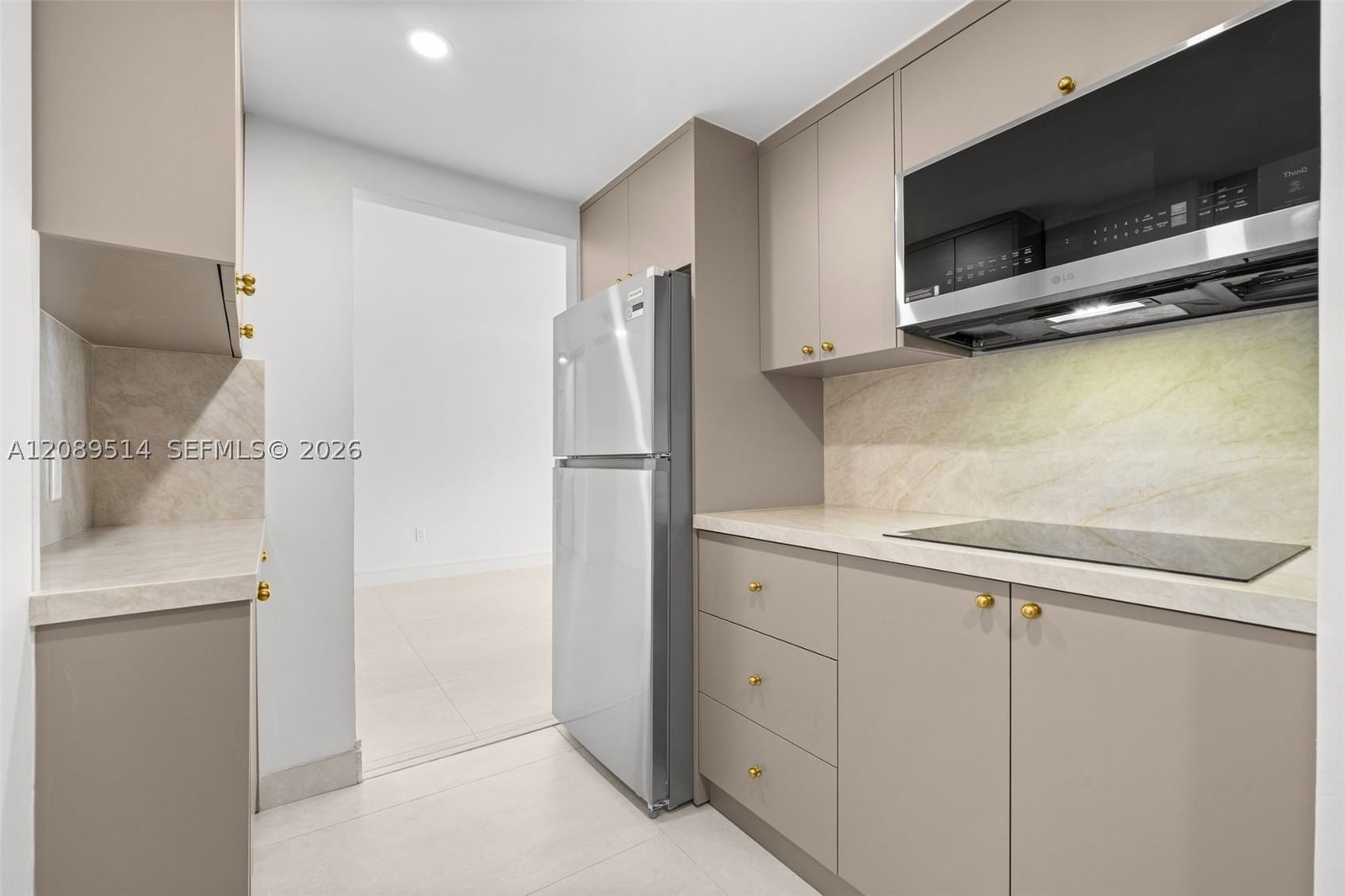 Real estate property located at 335 Collins Ave #407, Miami-dade, Collins View Condo, Miami Beach, FL