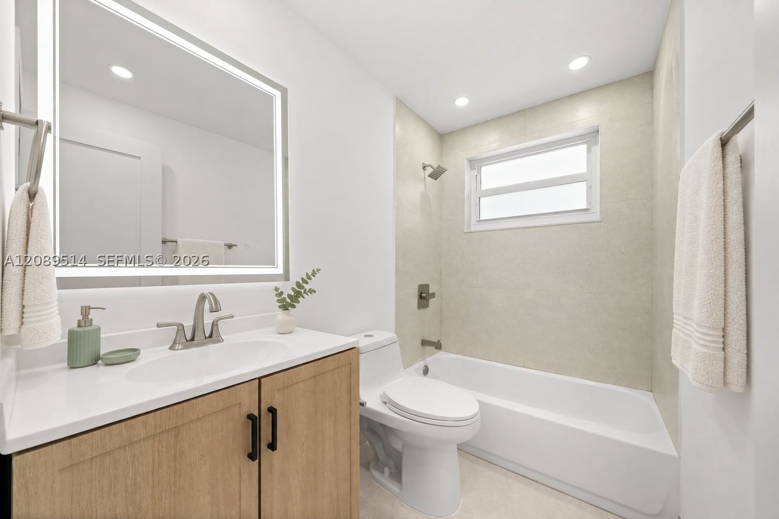 Real estate property located at 335 Collins Ave #407, Miami-dade, Collins View Condo, Miami Beach, FL