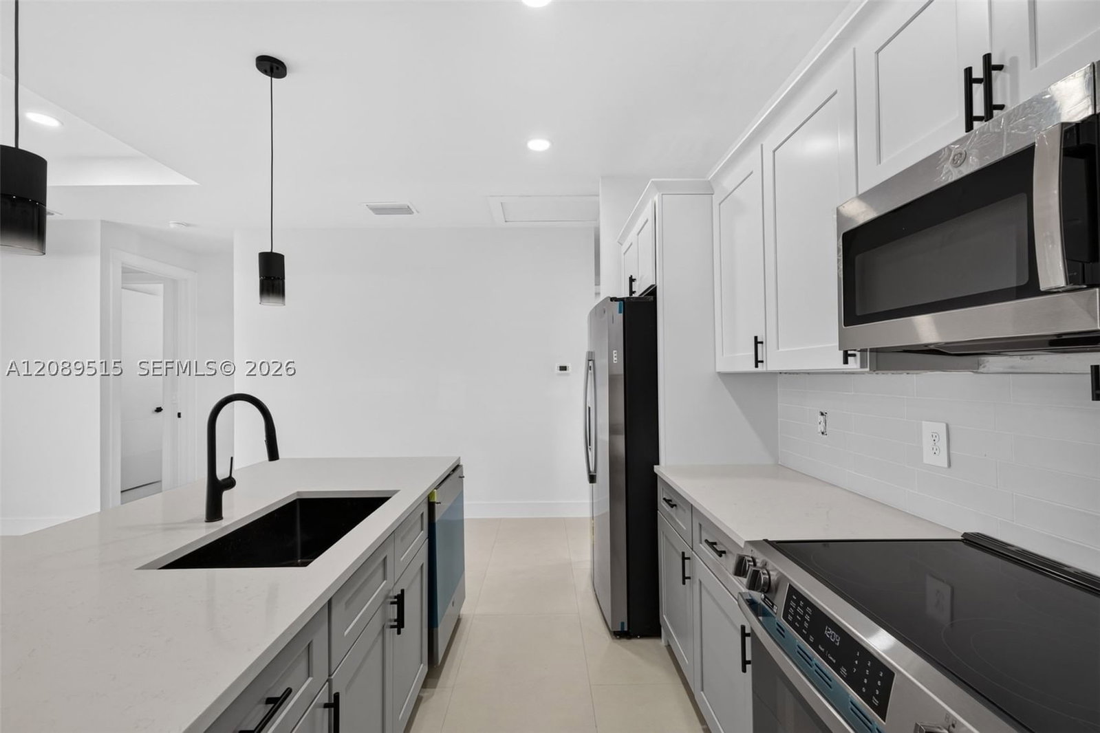 Real estate property located at 1136/1138 GILBERT AVE, Lee, Lehigh Estates, Unit 7, Lehigh Acres, FL