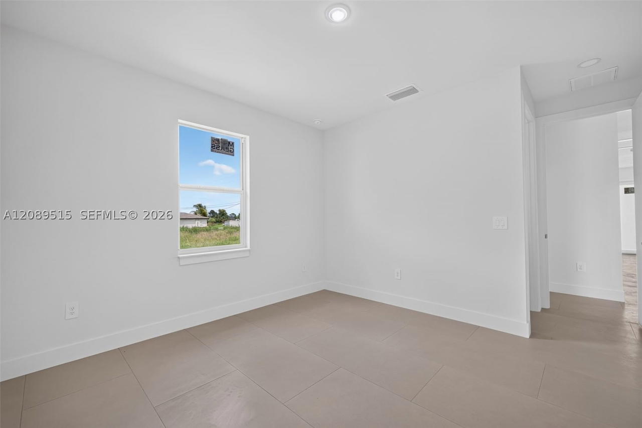 Real estate property located at 1136/1138 GILBERT AVE, Lee, Lehigh Estates, Unit 7, Lehigh Acres, FL