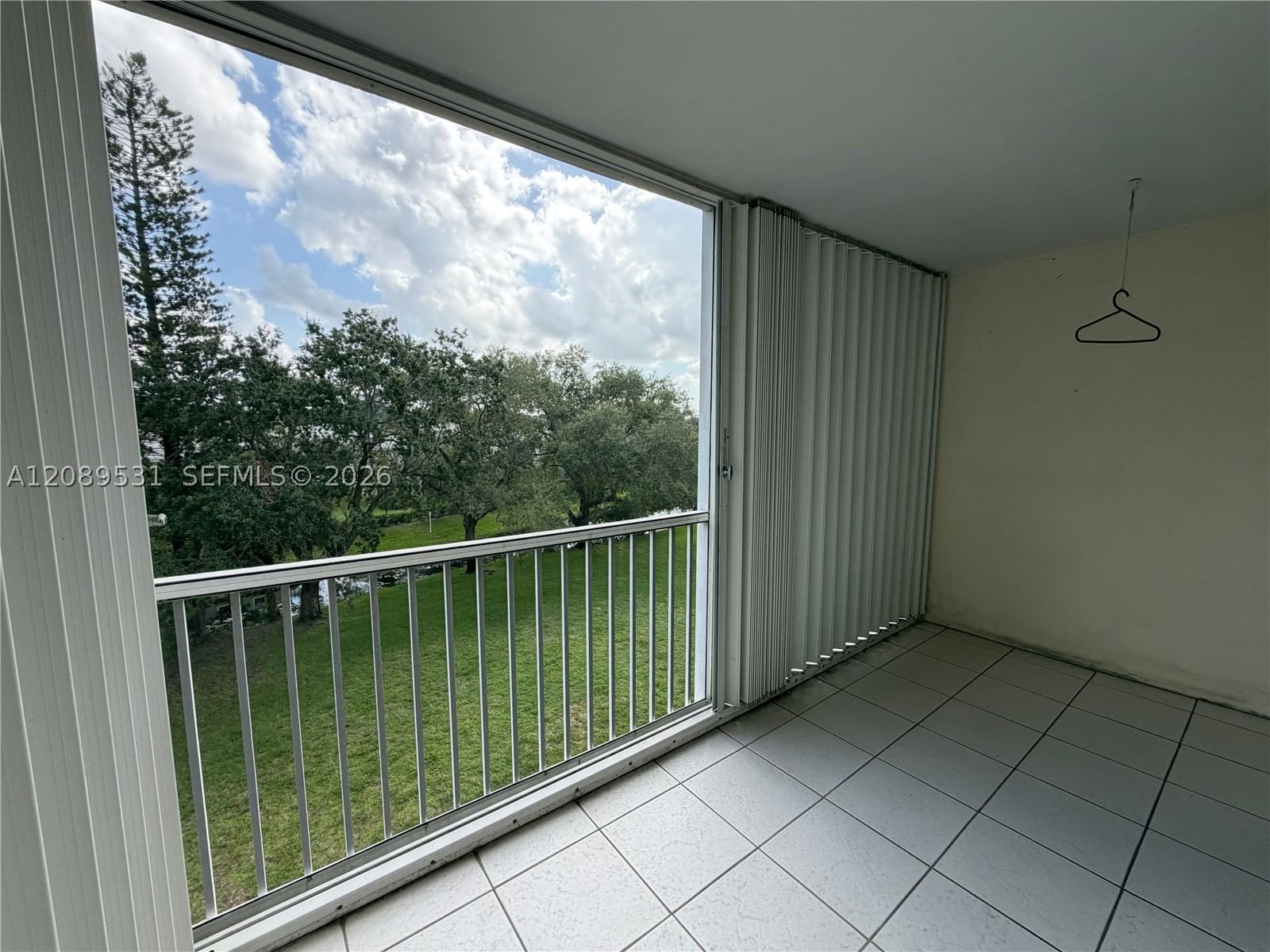 Real estate property located at 3575 Broken Woods Dr #404, Broward, Briarwood Club Condo 3, Coral Springs, FL