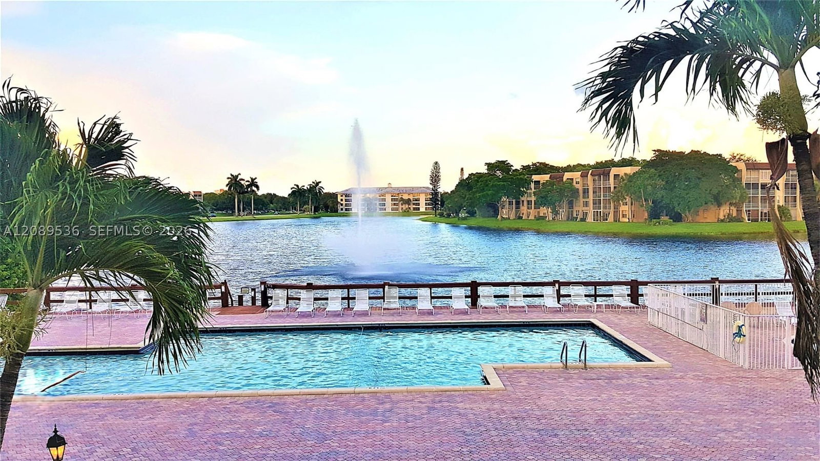 Real estate property located at 1717 Whitehall Dr #304, Broward, Condo 20 Of Whitehall Con, Davie, FL