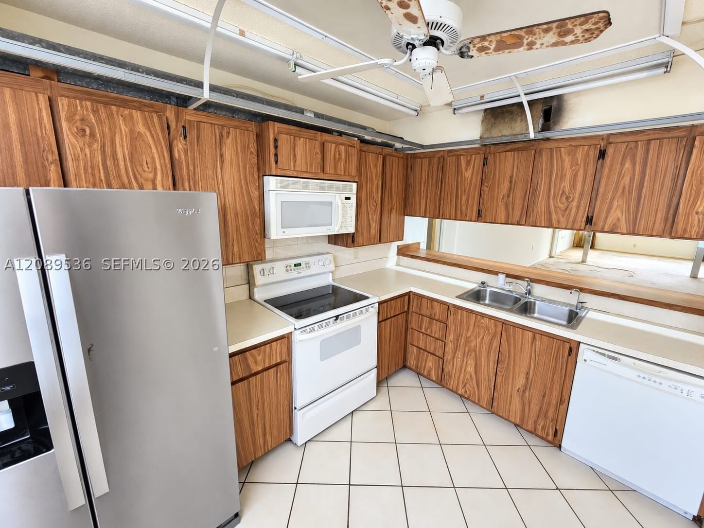 Real estate property located at 1717 Whitehall Dr #304, Broward, Condo 20 Of Whitehall Con, Davie, FL