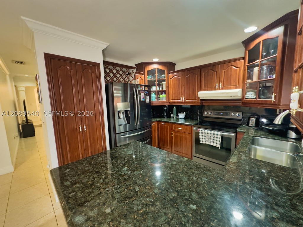 Real estate property located at 14348 103rd St, Miami-dade, Kendale Best No 2, Miami, FL