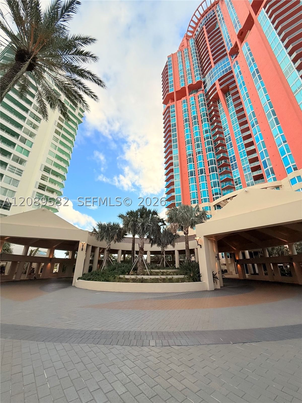 Real estate property located at 300 Pointe Dr #809, Miami-dade, Portofino Tower Condo, Miami Beach, FL