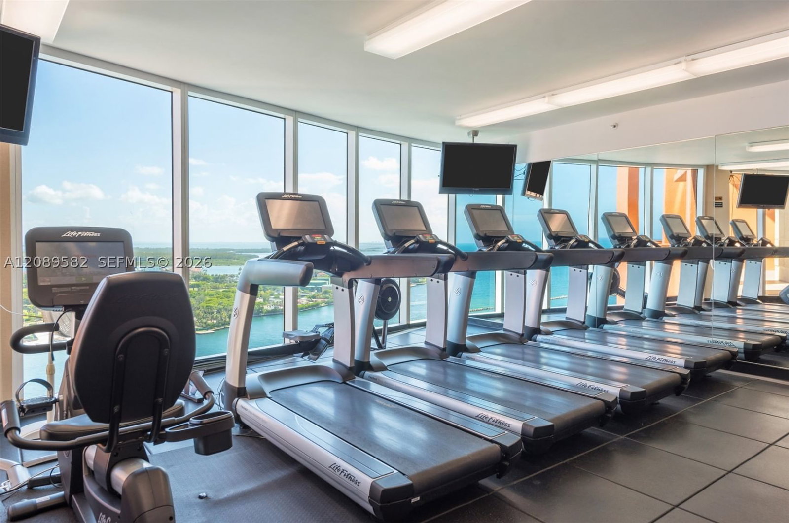 Real estate property located at 300 Pointe Dr #809, Miami-dade, Portofino Tower Condo, Miami Beach, FL