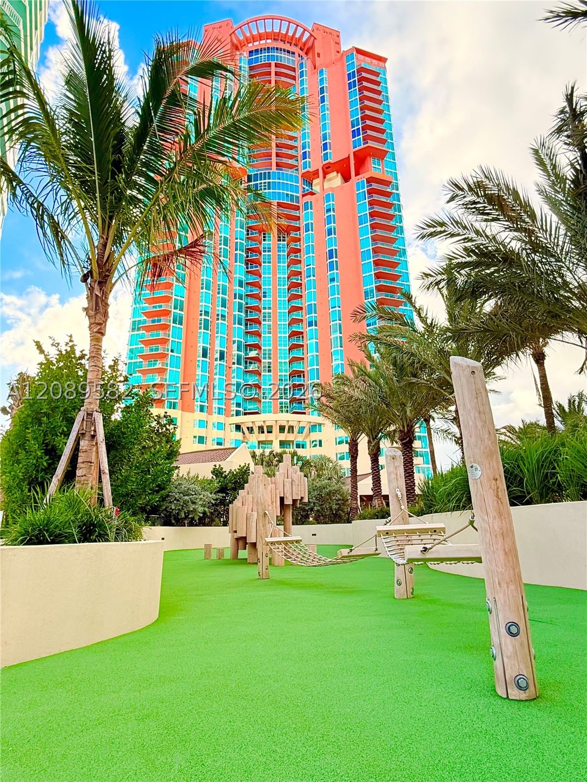 Real estate property located at 300 Pointe Dr #809, Miami-dade, Portofino Tower Condo, Miami Beach, FL