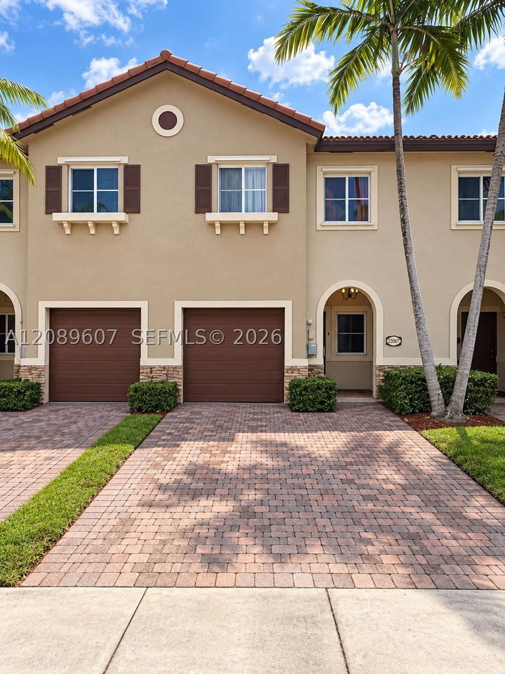 Real estate property located at 22067 88th Path, Miami-dade, Lakes By The Bay Jay, Cutler Bay, FL