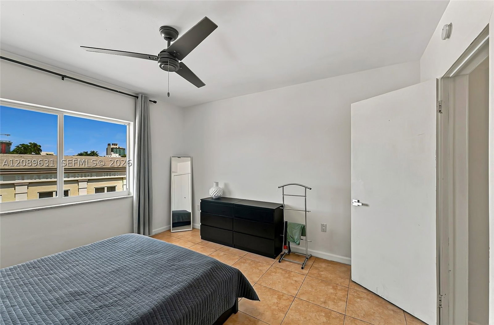 Real estate property located at 1420 Pennsylvania Ave #403, Miami-dade, Penn Manor Condo, Miami Beach, FL