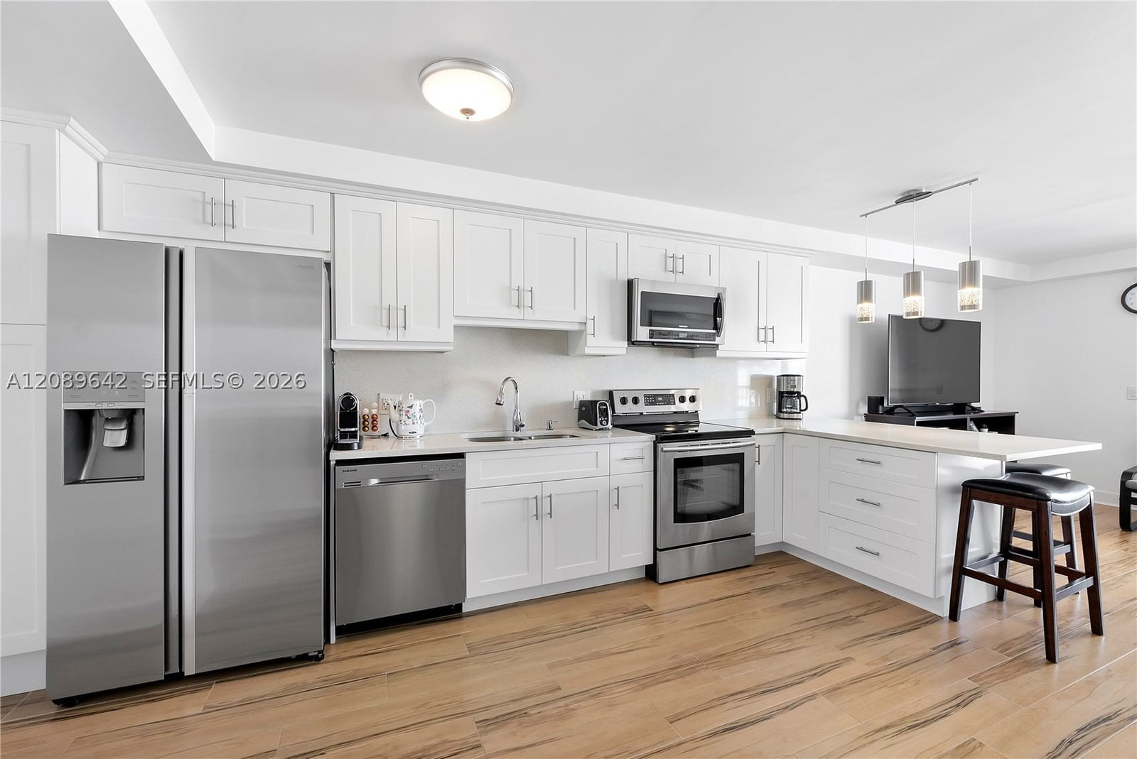 Real estate property located at 1800 Collins Ave #11B, Miami-dade, Tower 1800 Condo, Miami Beach, FL