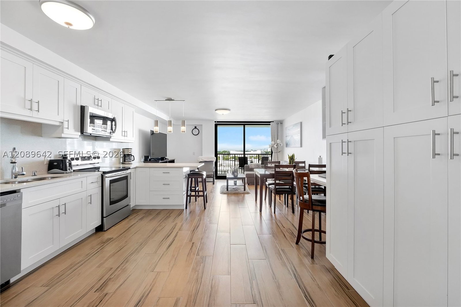 Real estate property located at 1800 Collins Ave #11B, Miami-dade, Tower 1800 Condo, Miami Beach, FL