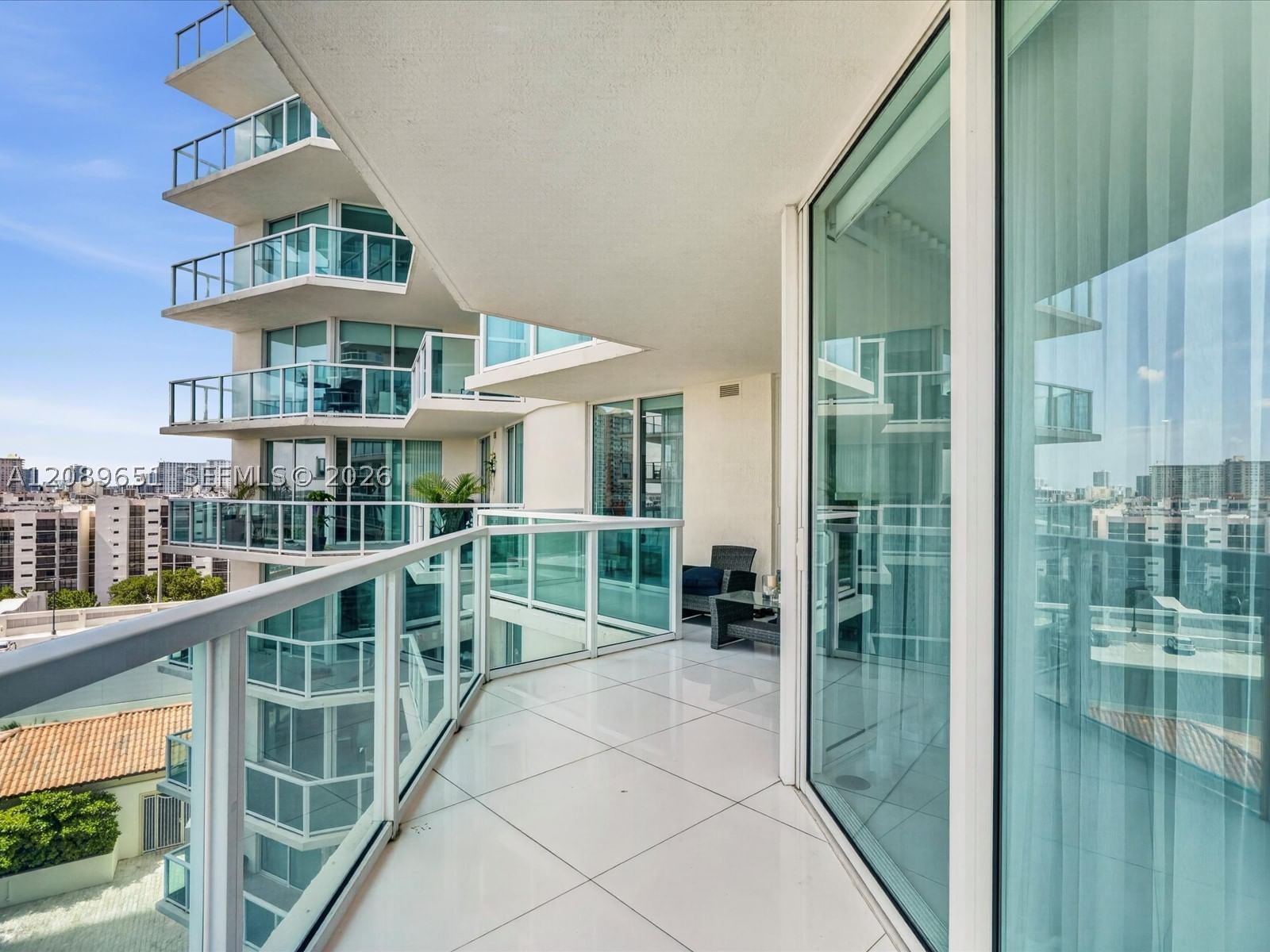 Real estate property located at 250 Sunny Isles Blvd #3-1004, Miami-dade, St Tropez On The Bay Iii, Sunny Isles Beach, FL