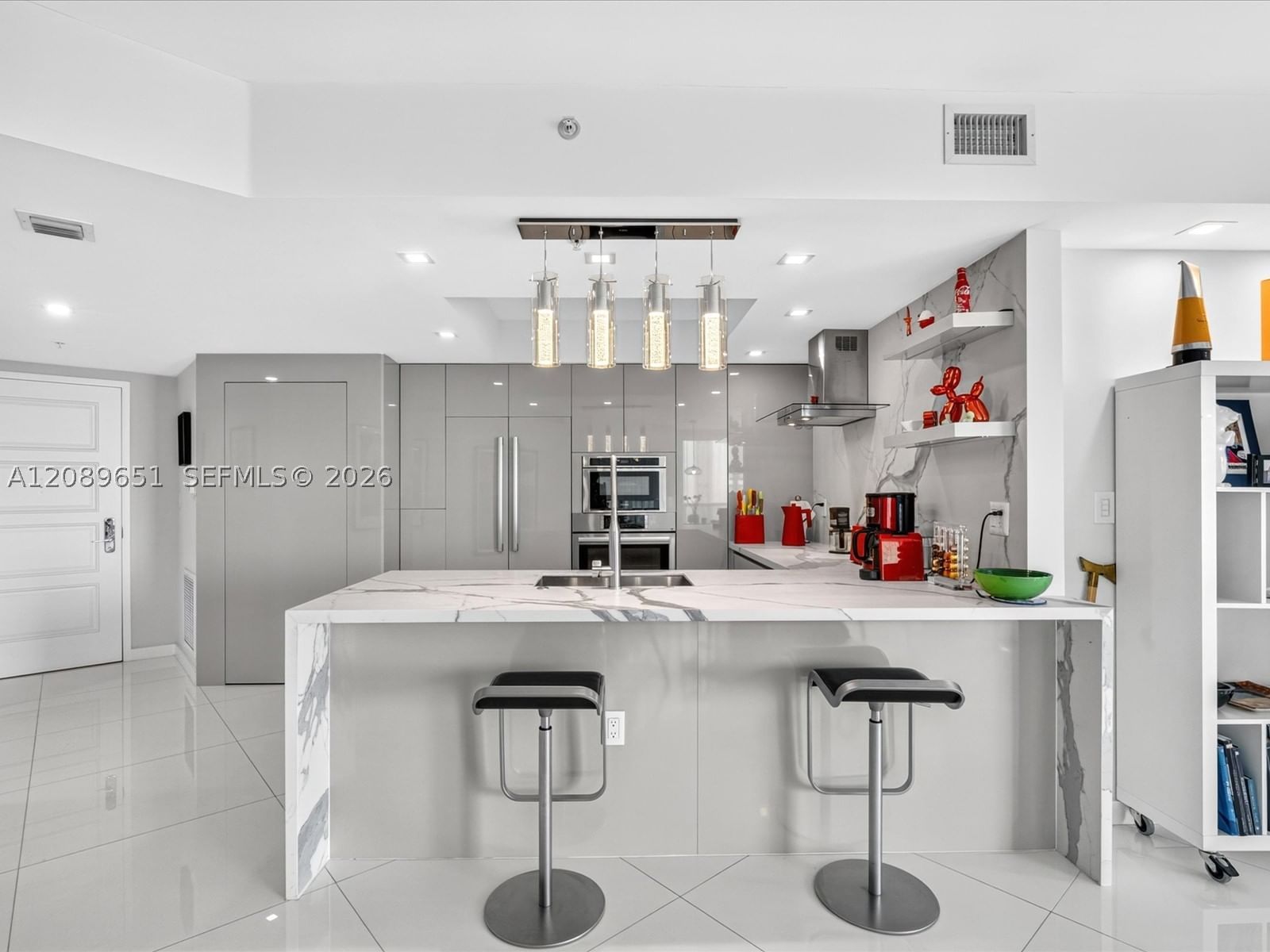 Real estate property located at 250 Sunny Isles Blvd #3-1004, Miami-dade, St Tropez On The Bay Iii, Sunny Isles Beach, FL