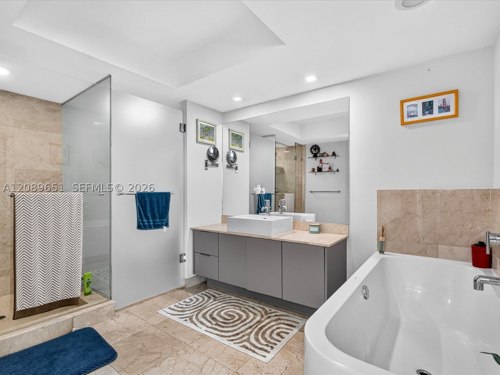 Real estate property located at 250 Sunny Isles Blvd #3-1004, Miami-dade, St Tropez On The Bay Iii, Sunny Isles Beach, FL