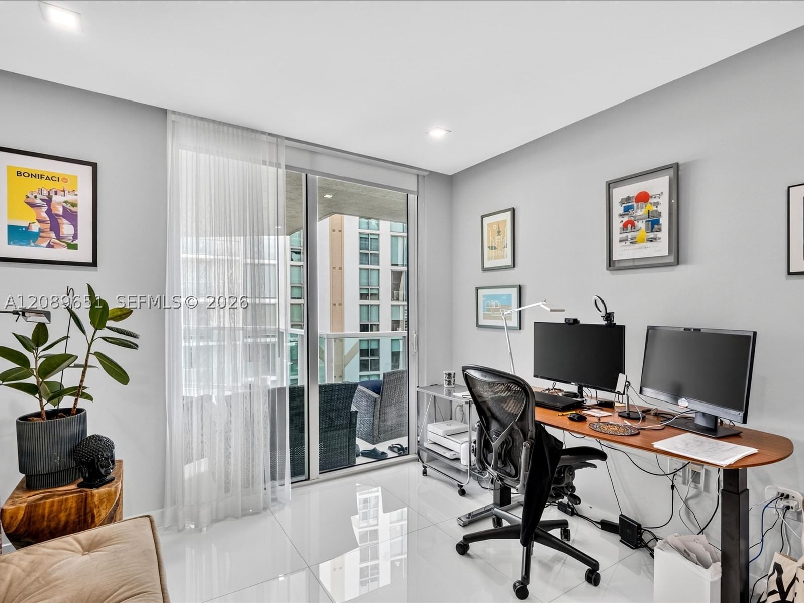 Real estate property located at 250 Sunny Isles Blvd #3-1004, Miami-dade, St Tropez On The Bay Iii, Sunny Isles Beach, FL