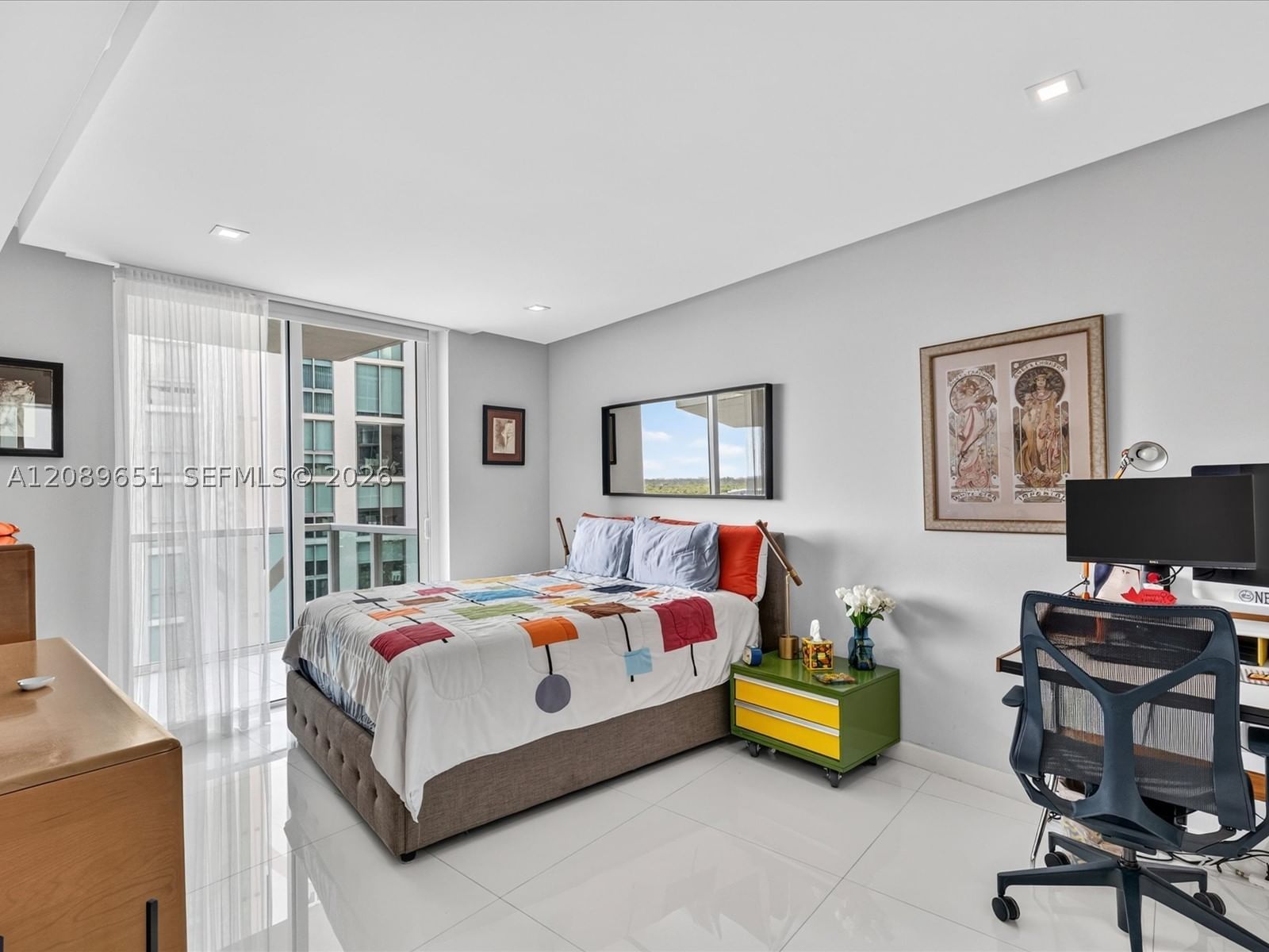 Real estate property located at 250 Sunny Isles Blvd #3-1004, Miami-dade, St Tropez On The Bay Iii, Sunny Isles Beach, FL