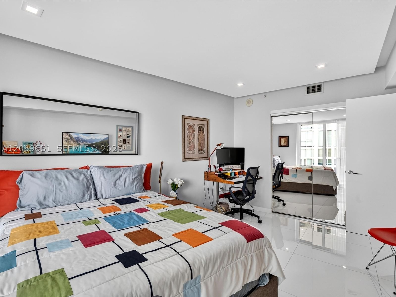 Real estate property located at 250 Sunny Isles Blvd #3-1004, Miami-dade, St Tropez On The Bay Iii, Sunny Isles Beach, FL