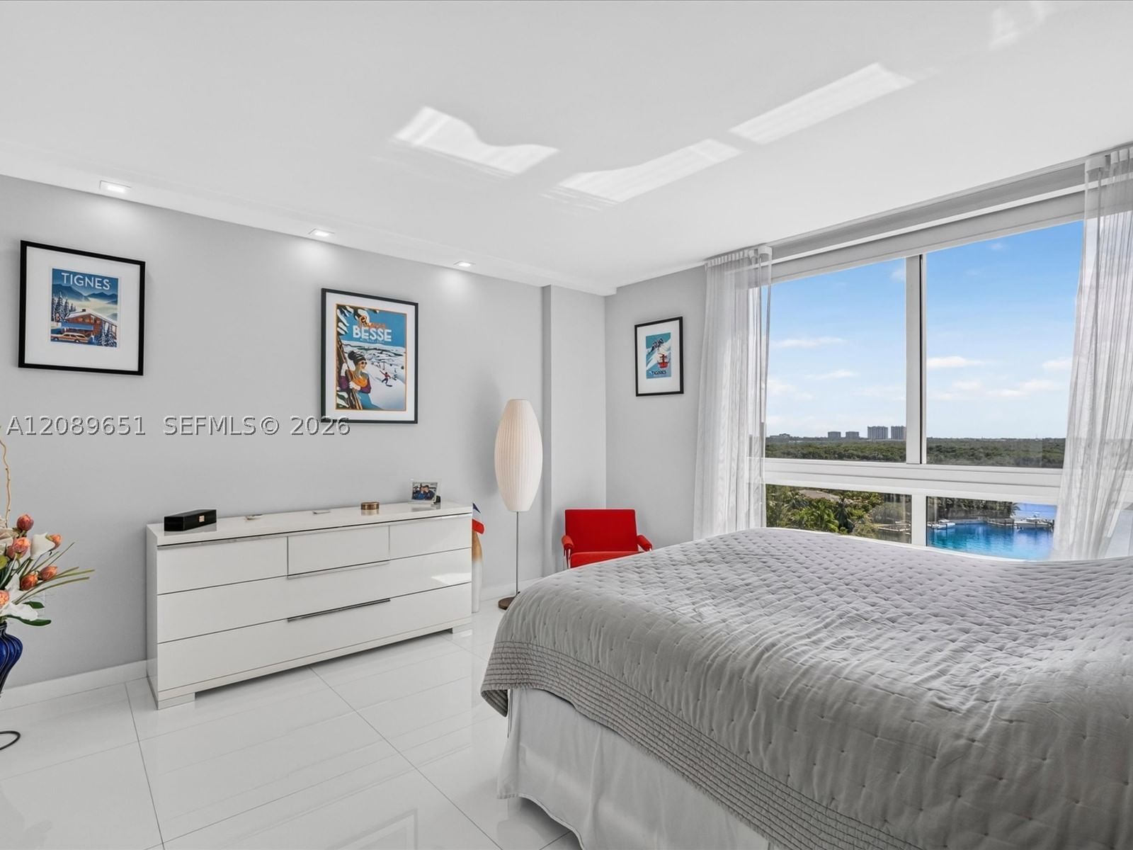 Real estate property located at 250 Sunny Isles Blvd #3-1004, Miami-dade, St Tropez On The Bay Iii, Sunny Isles Beach, FL