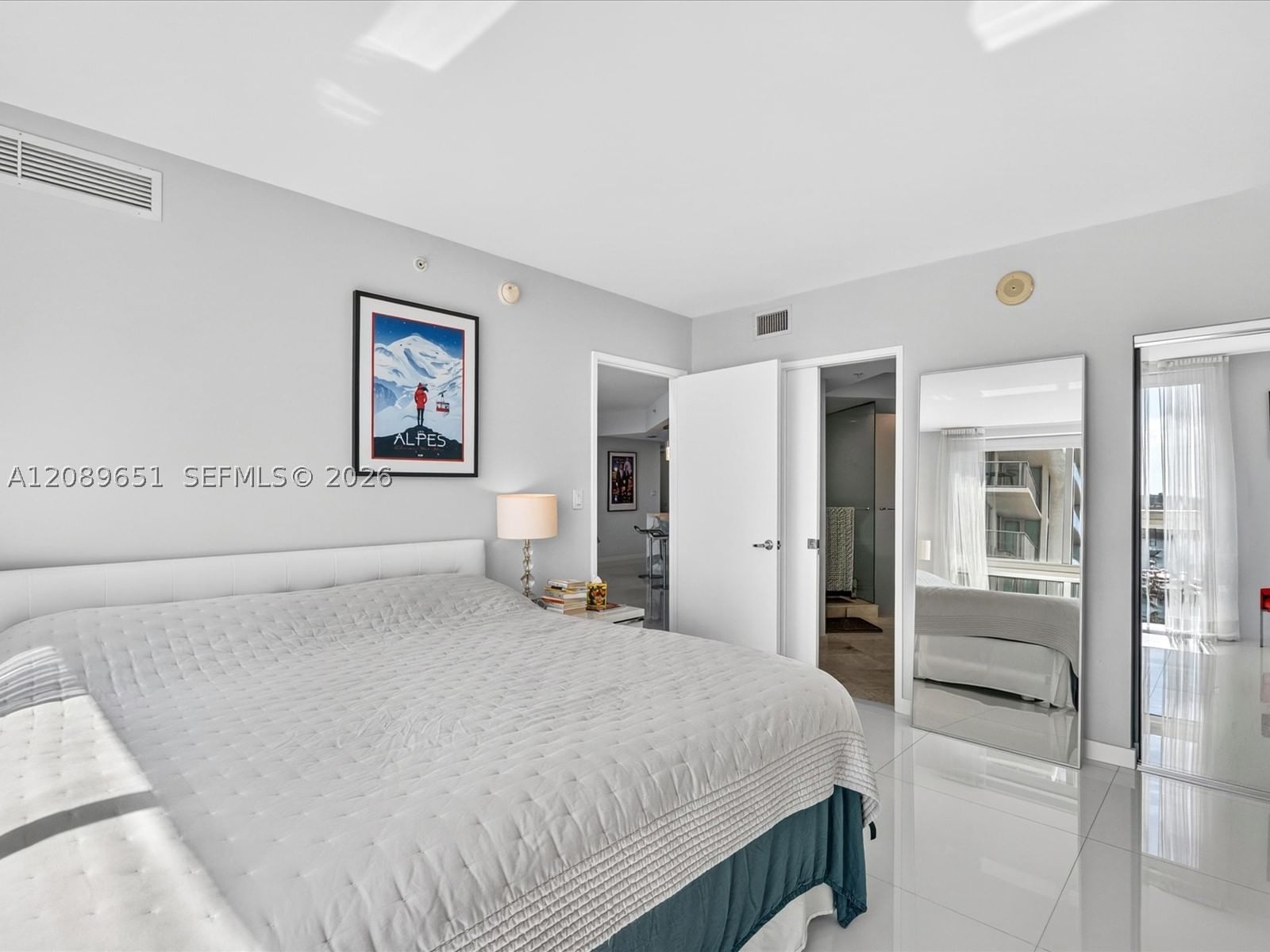 Real estate property located at 250 Sunny Isles Blvd #3-1004, Miami-dade, St Tropez On The Bay Iii, Sunny Isles Beach, FL