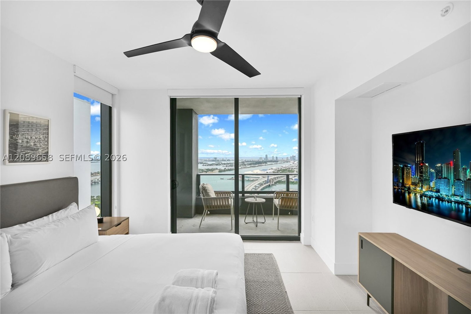 Real estate property located at 159 6th St #4015, Miami-dade, 159 Ne 6th Street Condo, Miami, FL