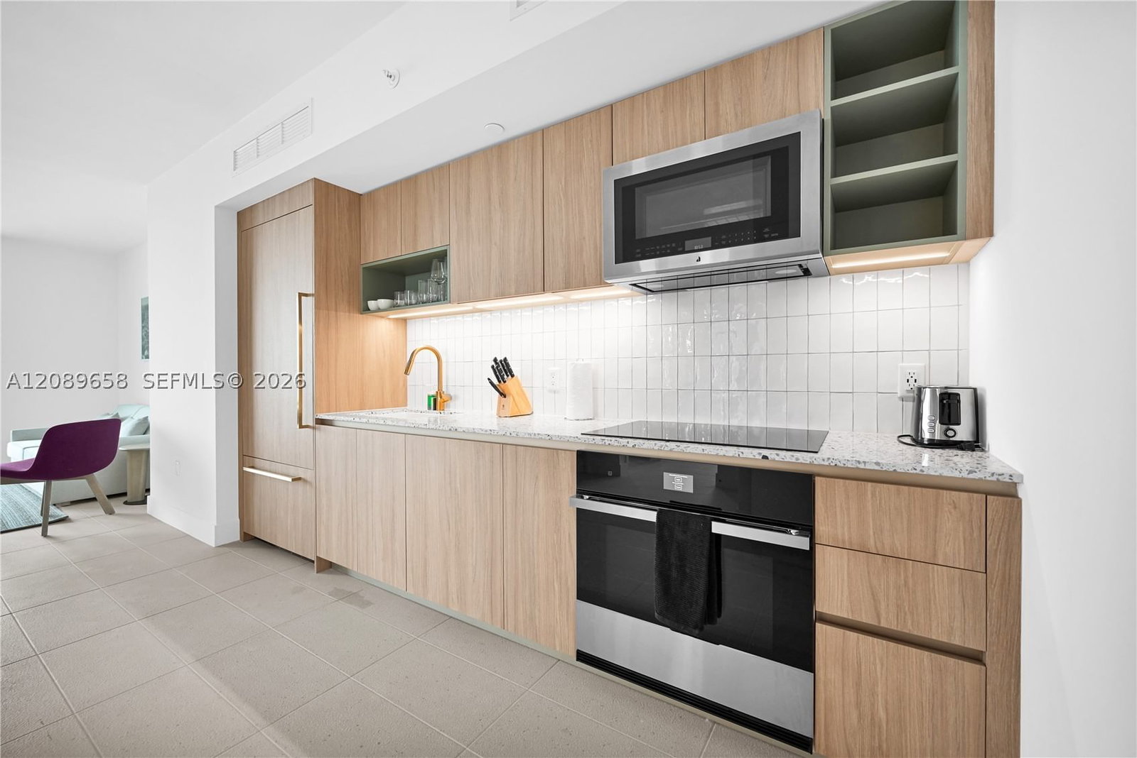 Real estate property located at 159 6th St #4015, Miami-dade, 159 Ne 6th Street Condo, Miami, FL