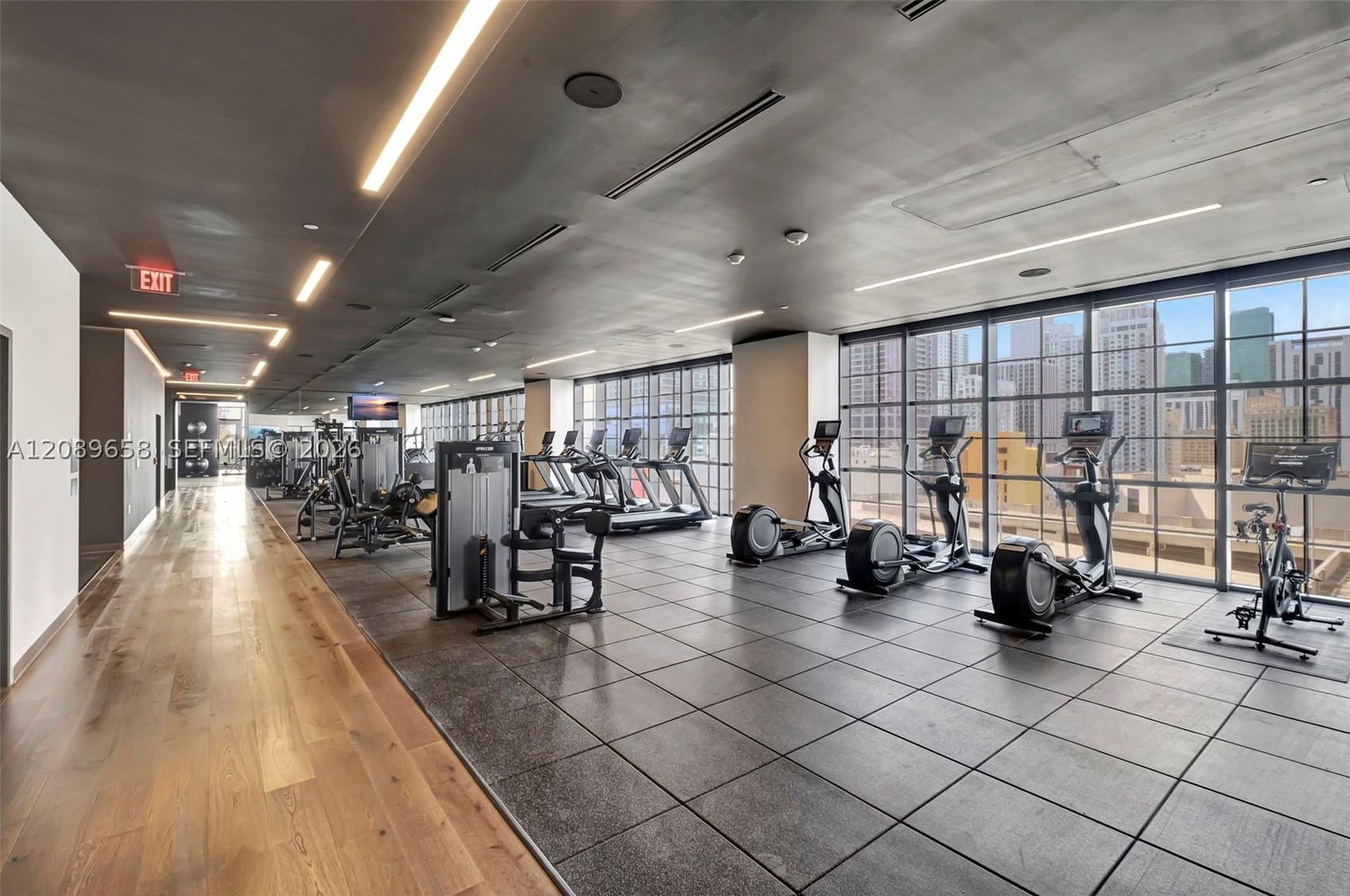 Real estate property located at 159 6th St #4015, Miami-dade, 159 Ne 6th Street Condo, Miami, FL