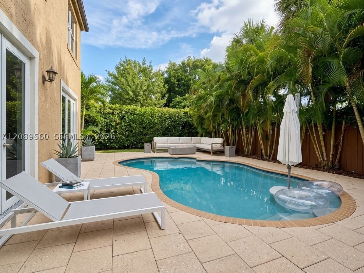 Real estate property located at 811 155th Ter, Broward, Towngate, Pembroke Pines, FL