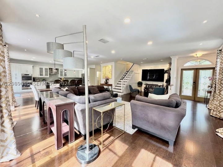 Real estate property located at 811 155th Ter, Broward, Towngate, Pembroke Pines, FL