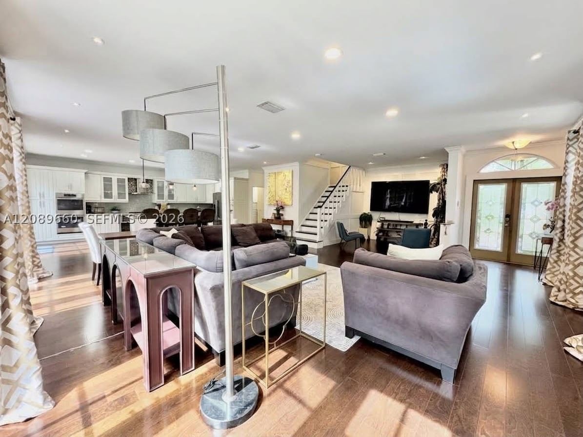 Real estate property located at 811 155th Ter, Broward, Towngate, Pembroke Pines, FL