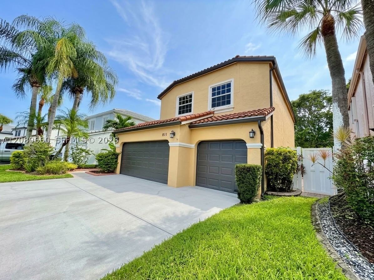 Real estate property located at 811 155th Ter, Broward, Towngate, Pembroke Pines, FL