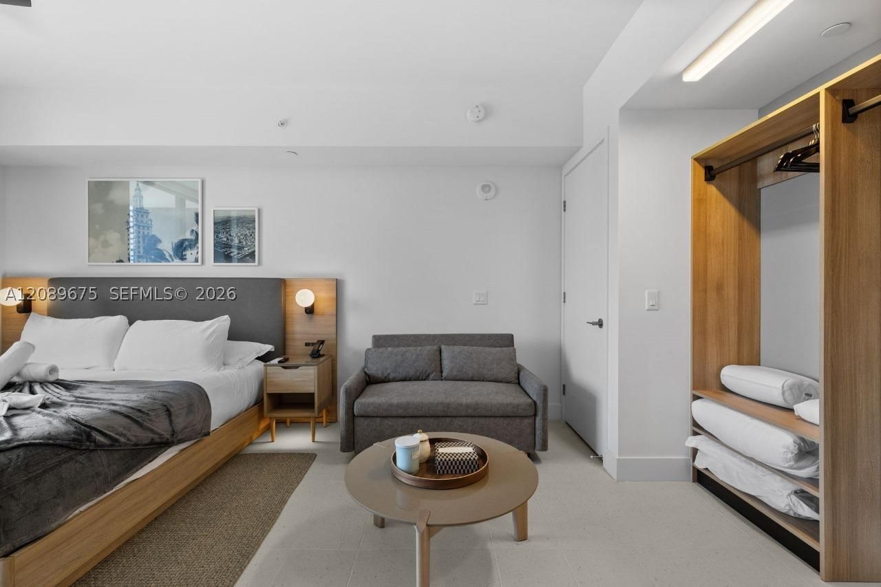 Real estate property located at 159 6th St #3206, Miami-dade, Gale Residences, Miami, FL