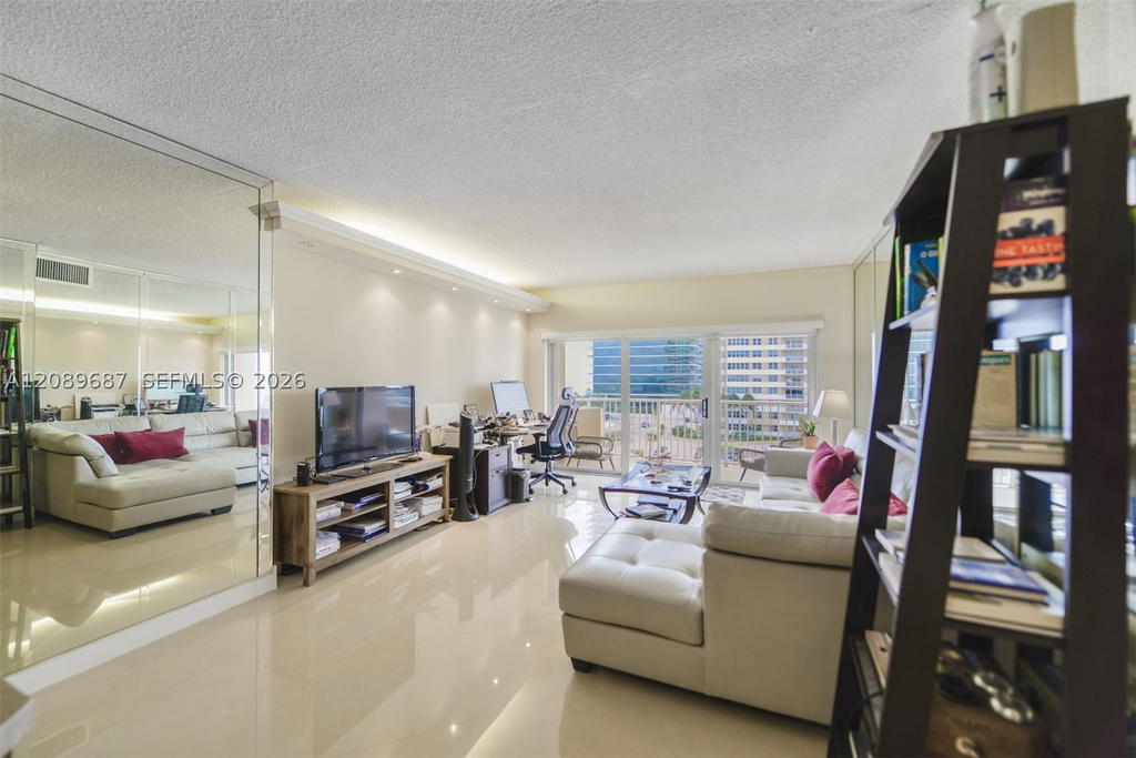 Real estate property located at 1950 Ocean Dr #5A, Broward, Hemispheres Condo, Hallandale Beach, FL